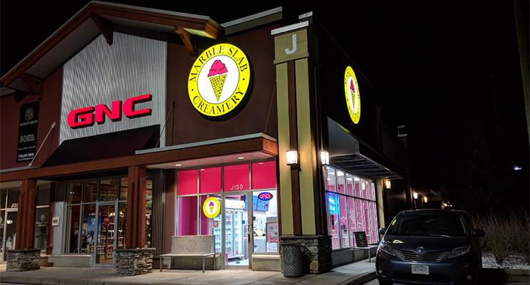 Marble Slab Creamery store at night with new Kuusoft designed NexSigns digital menu boards